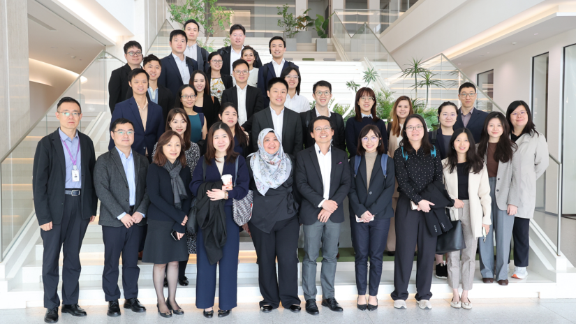 新加坡青年官员会见尊龙凯时医疗 深化医疗立异领域交流